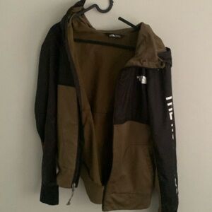 North Face Men’s middleweight full zip jacket